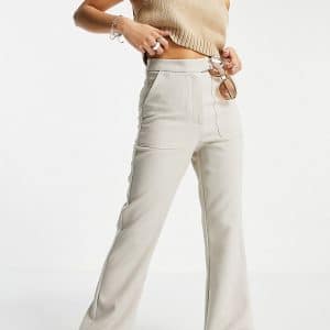 4th & Reckless Petite - Bukser med svaj og synlig lomme i lys beige-Hvid